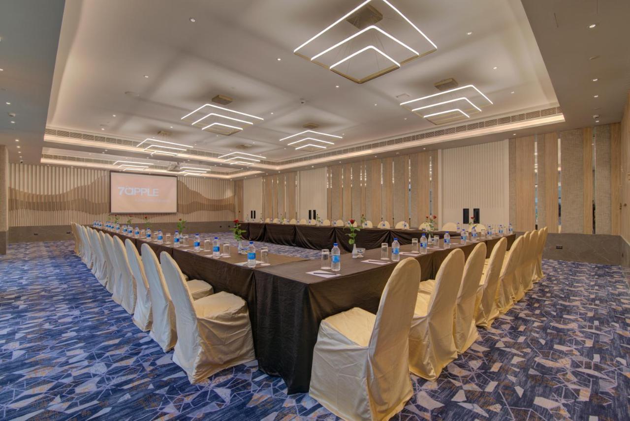 7 Apple Hotel Nashik Esterno foto