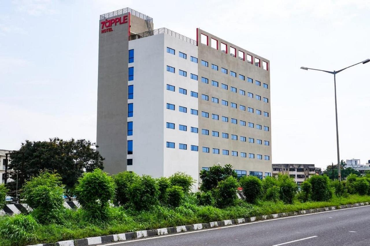7 Apple Hotel Nashik Esterno foto